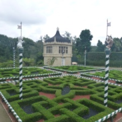 80. Hamilton gardens - Jardin style Tudor